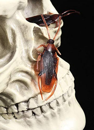 60pcs ealistic Roach Plastic Fake Novelty Insects Bugs Joke Toys Prank Prop for April Fools Day Halloween Party Favors Decoration