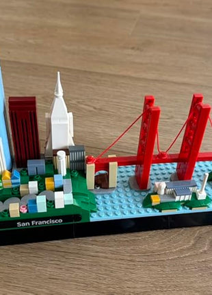 APOSTROPHE Games San Francisco Skyline Building Block Set (459 Pieces) Features Golden Gate Bridge and More - Architecture Model for Kids and Adults
