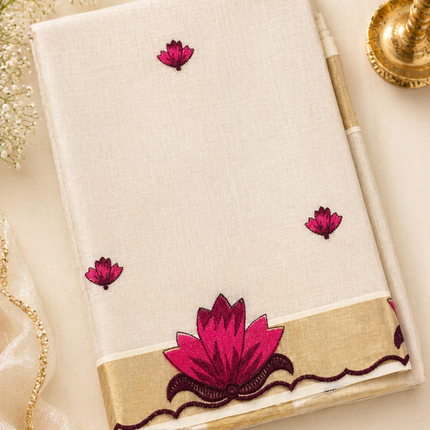 Kerala Kasavu Saree – Off-White with Floral Embroidery & Gold Border