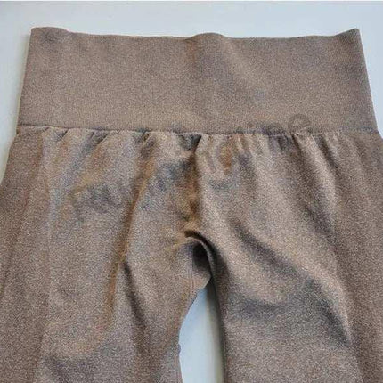 Seamless Yoga Pants - Moisture-Wicking Comfort in Stylish Brown for Gym and Everyday Wear