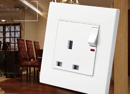 86 Type PC 13A Three Hole Power Socket with Light Switch, UK Plug