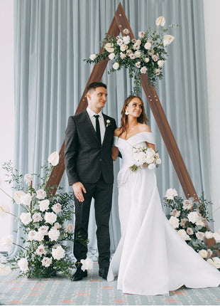 10.2FT Tall Rustic Triangle Wedding Arch Thicken Wooden Backdrop Stand Frame for Garden Wedding Ceremony Decorations