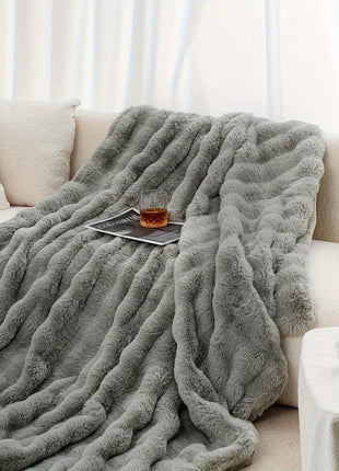 1 PC Faux Rabbit Fur ,Luxury Soft, Warm Bubble Blanket, | Cozy Throw for Bedroom, Guest Room, Living Room,4lb