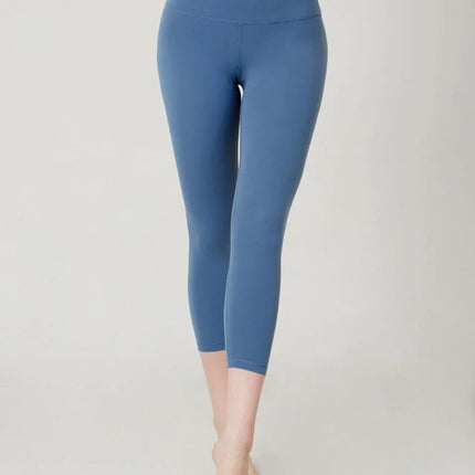 Comfortable Capri Leggings UK for Women – 21" Moisture-Wicking Stylish Fit
