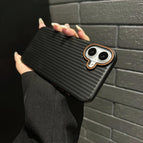 Black / iPhone 16