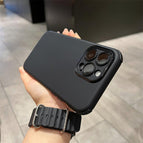 Black / iPhone 15