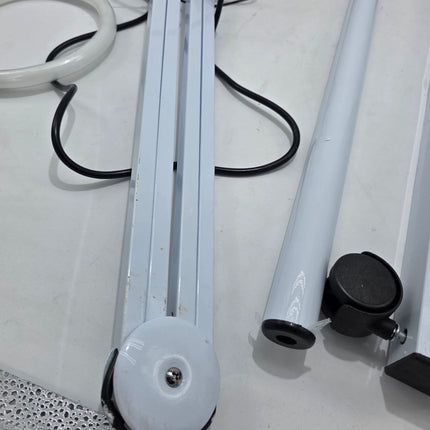 5X Magnifying Floor Lamp with Wheels – Adjustable Arm for Beauty & Tattoo
