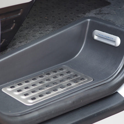 For VW T6 Caravelle Style Full Step (Set of 4) with Transporter LED Logo Lights | Van-X