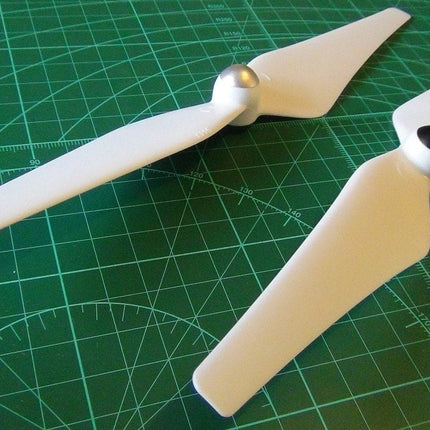 9443 Self-locking Propeller Pack (Plastic/Carbon Fibre)